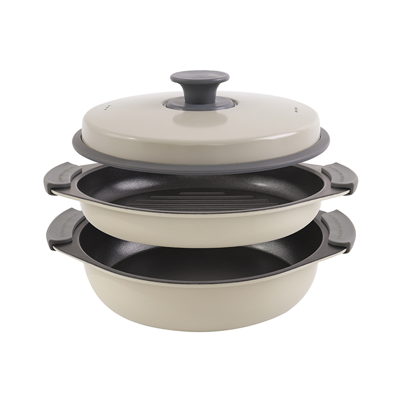 Mit Dampfabzug abdecken. Mikrowellen-Grill-Multitopf