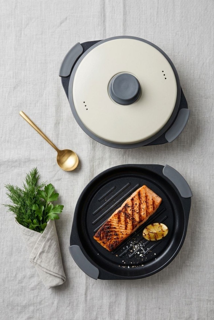 Double-layer design of microwave grill pot with detachable frying pan and deep pot